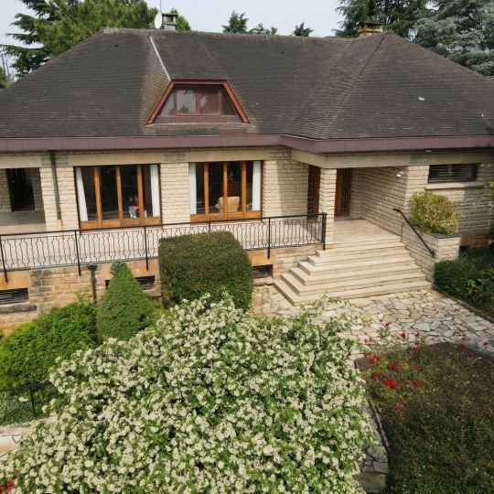  Annonces TASSIN : Maison / Villa | CHAMPAGNE-AU-MONT-D'OR (69410) | 285 m2 | 900 000 &euro; 