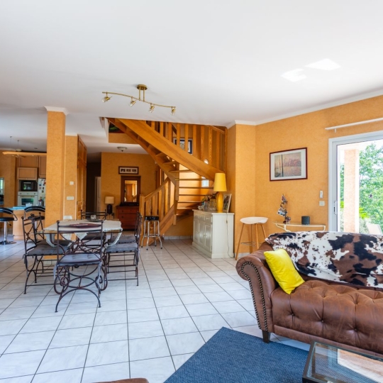  Annonces TASSIN : Maison / Villa | FLEURIEUX-SUR-L'ARBRESLE (69210) | 134 m2 | 690 000 &euro; 