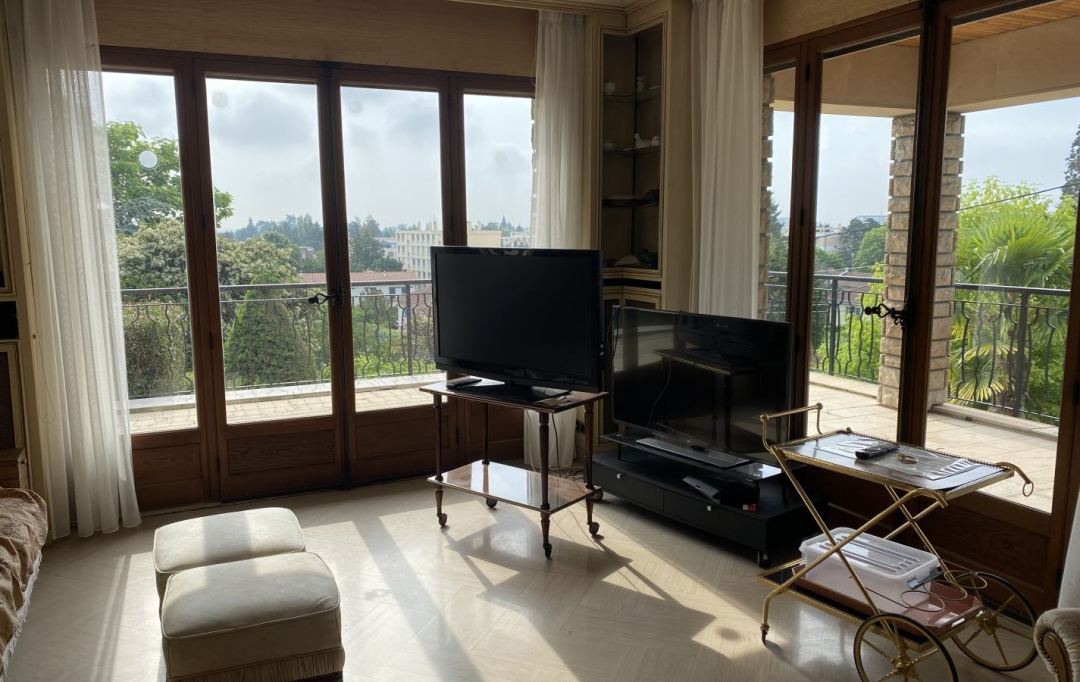 Annonces TASSIN : Maison / Villa | CHAMPAGNE-AU-MONT-D'OR (69410) | 285 m2 | 900 000 &euro; 