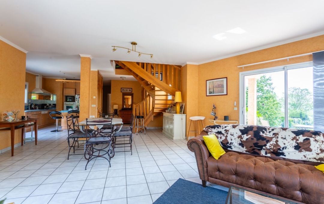 Annonces TASSIN : Maison / Villa | FLEURIEUX-SUR-L'ARBRESLE (69210) | 134 m2 | 690 000 &euro; 