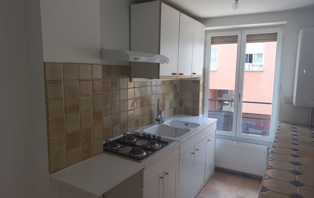 Annonces TASSIN : Immeuble | LA TOUR-DE-SALVAGNY (69890) | 162 m2 | 550 000 &euro; 