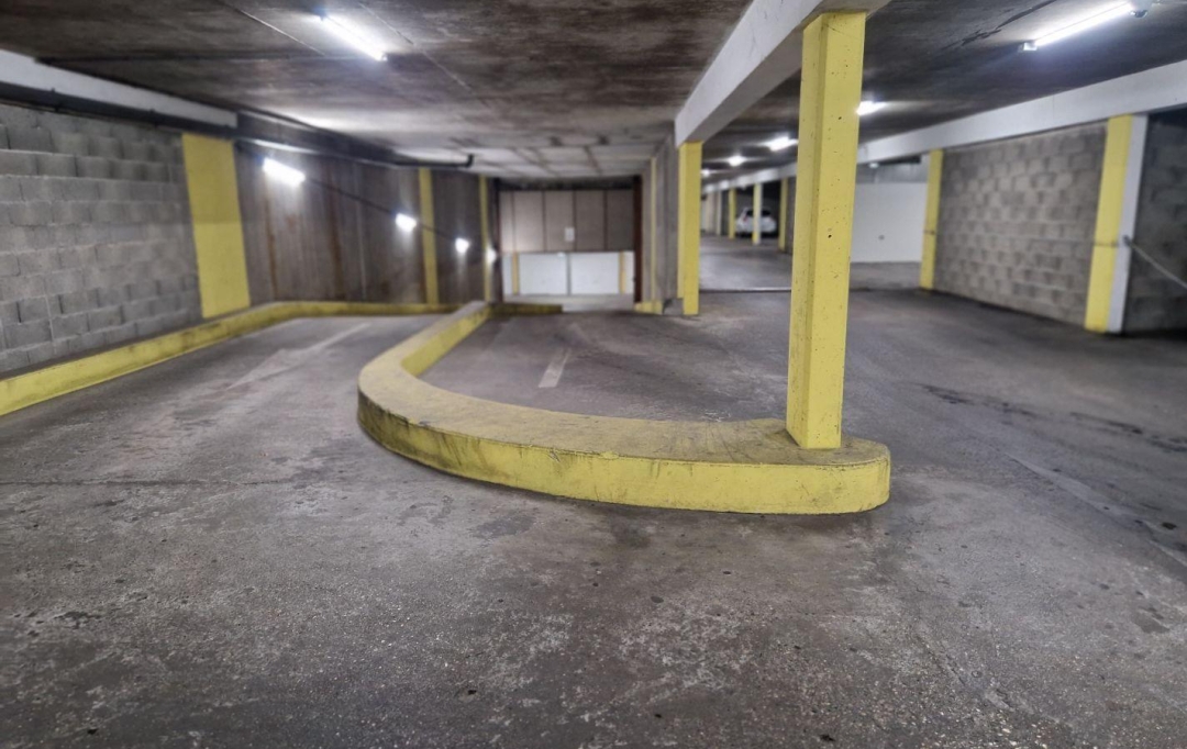 Annonces TASSIN : Garage / Parking | VILLEURBANNE (69100) | 13 m2 | 21 000 € 