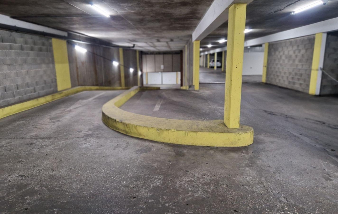Annonces TASSIN : Garage / Parking | VILLEURBANNE (69100) | 13 m2 | 21 000 &euro; 