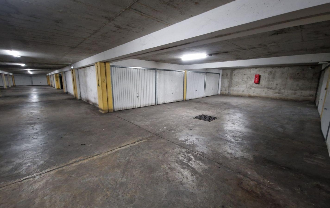 Annonces TASSIN : Garage / Parking | VILLEURBANNE (69100) | 13 m2 | 21 000 &euro; 